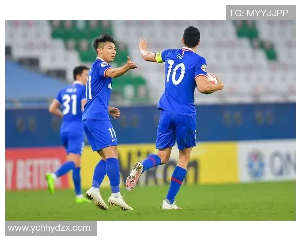 上海足球队意识变革引发热议探索新阶段的竞技与文化融合 上海足球队意识变革引发热议探索新阶段的竞技与文化融合