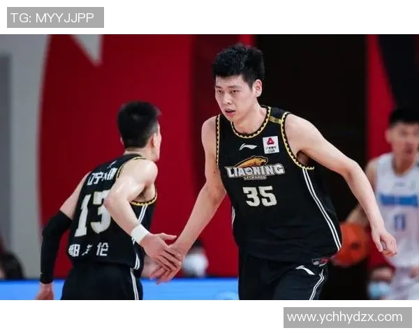 朱荣振的传奇人生与奋斗历程探索他在艺术与社会影响力上的深远意义