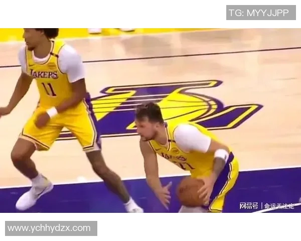 湖人对黄蜂季后赛精彩数据分析与战绩回顾