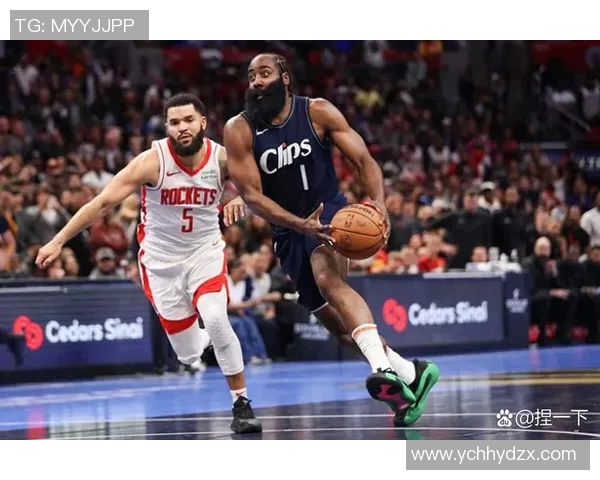 詹姆斯哈登的篮球之路与职业生涯的辉煌成就探讨