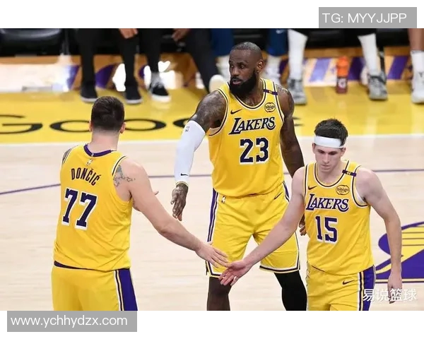 詹姆斯缺席湖人对雷霆比赛球队面临新挑战球员表现备受关注