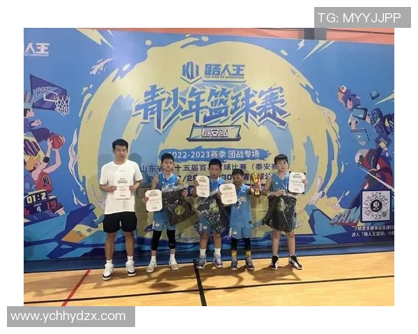 篮球明星小报：聚焦赛场传奇与球场背后的故事与荣耀